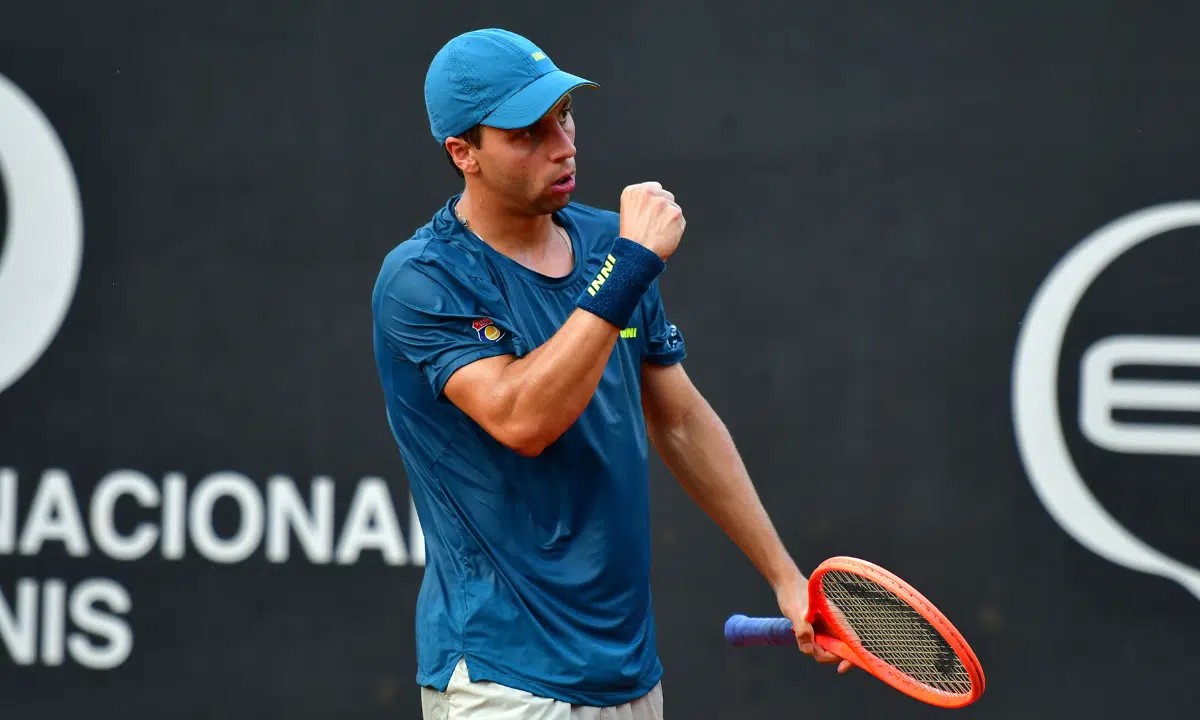 Brasileiro desbanca ex-top 20 em seu primeiro Grand Slam em Roland Garros
