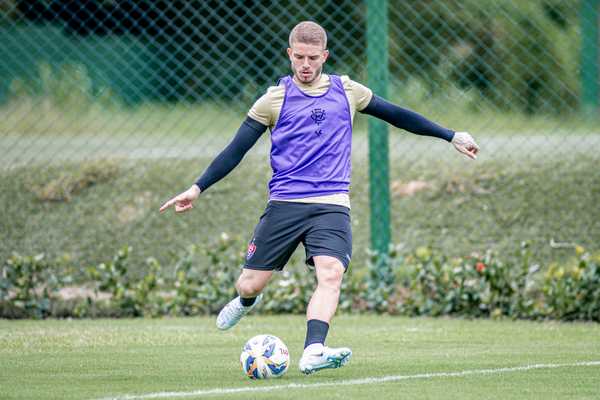 Com duas crias da base, Vitória divulga relacionados para enfrentar o Colo-Colo