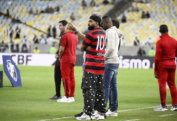 Gabigol lança música sobre possível saída do Flamengo: Indecisão sobre retorno