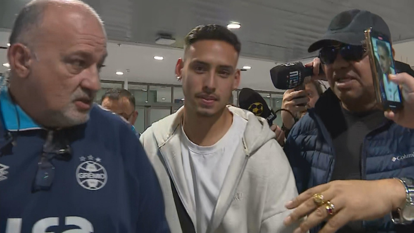 Noriega desembarca em Porto Alegre para ser reforço do Grêmio