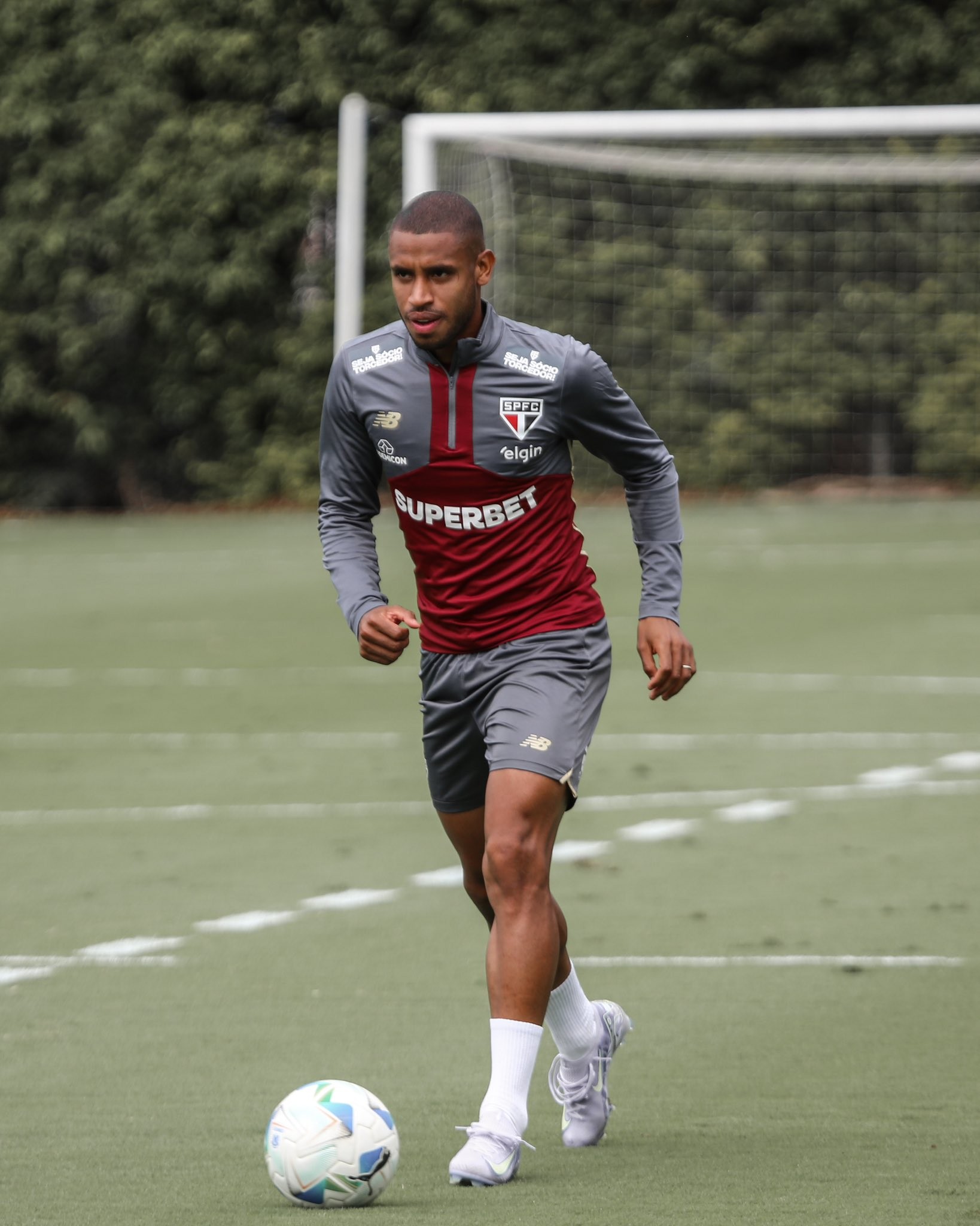 DE FORA! São Paulo vai jogar sem Lucas e Oscar no Paraguai