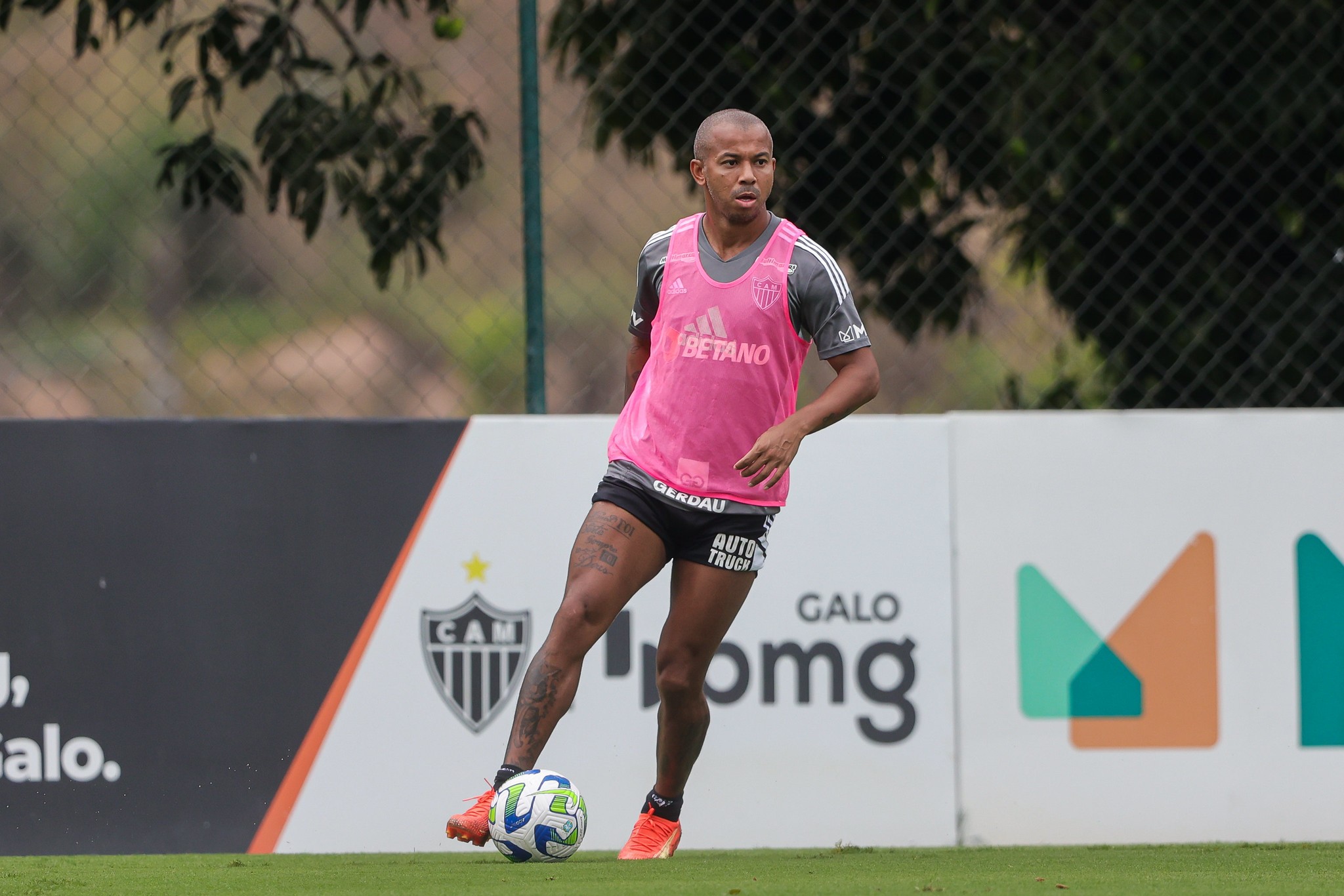 América-MG encaminha contratação de lateral ex-Atlético-MG