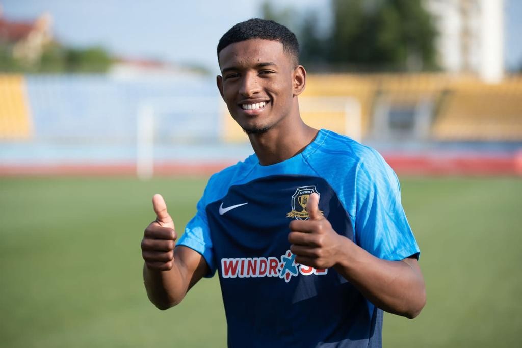 Atlético-MG rescinde com meia com passagem pela Ucrânia