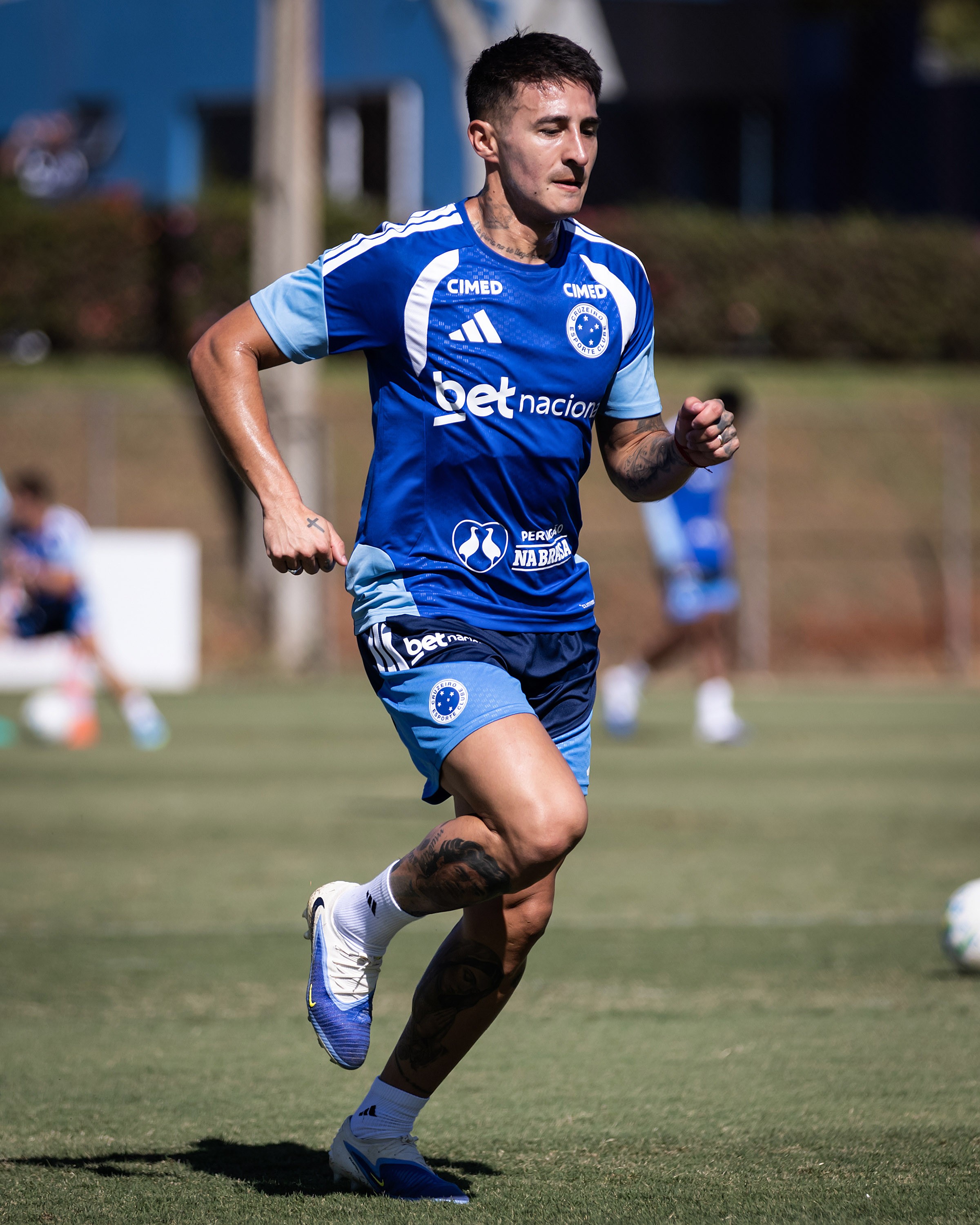 Cruzeiro reforça a lateral com Gabriel Rojas e revive tradição de conquistas internacionais