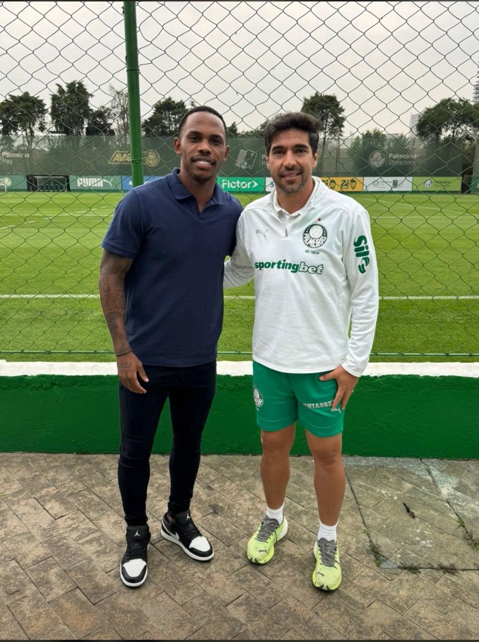 Ex-Palmeiras aposenta aos 33 anos após uma década com dores: "Estava perdendo noite de sono"