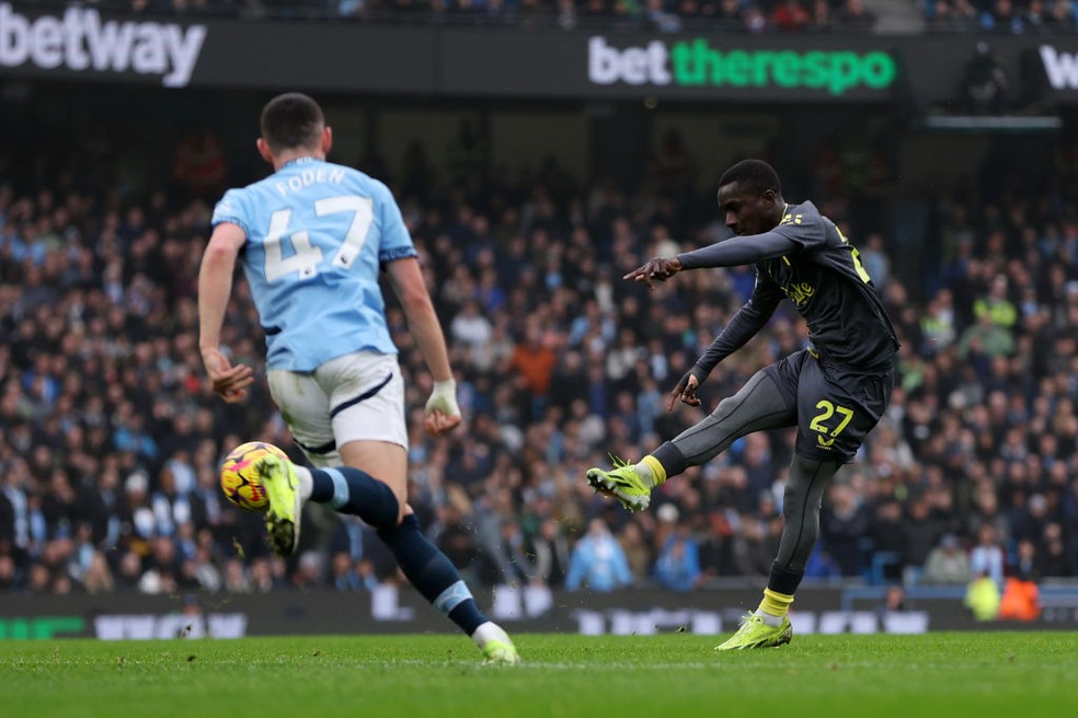 Idrissa Gueye Manchester City x Everton Premier League 2024 — Foto: Molly Darlington/Getty Images