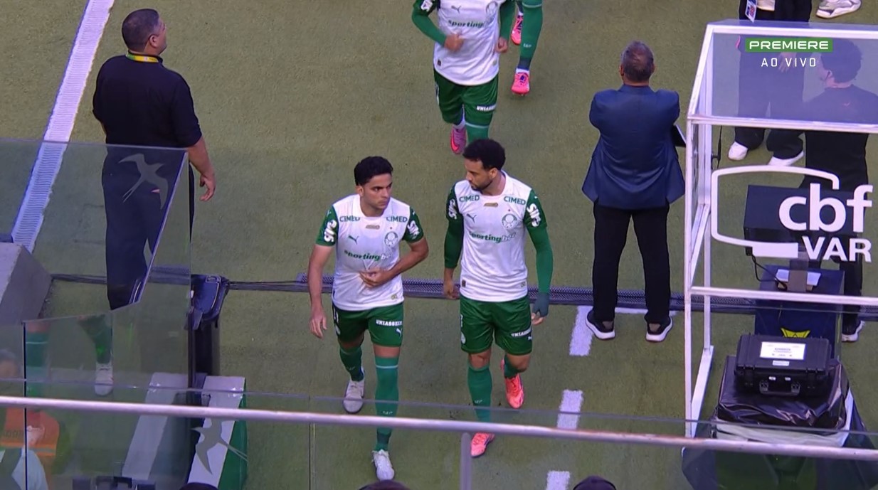 Confusão de uniformes atrasa início de Juventude x Palmeiras pelo Brasileirão