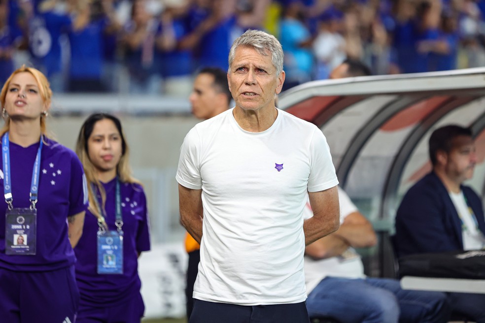 Autuori, técnico interino do Cruzeiro, elogia atuação contra o Athletico — Foto: Gilson Lobo/AGIF