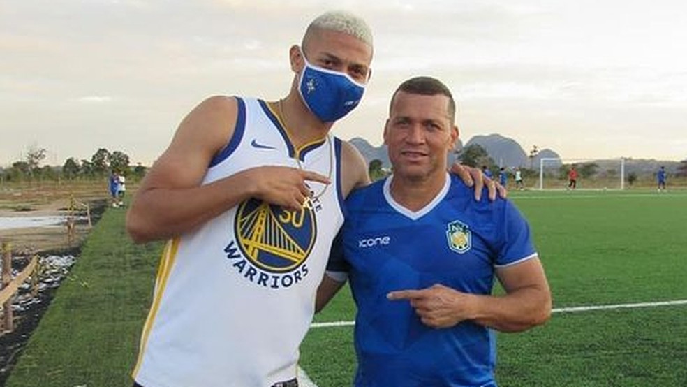 Richarlison e o seu pai Antônio — Foto: Arquivo Pessoal