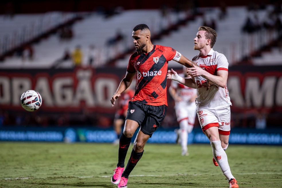 Gustavo Coutinho: Atlético-GO perde artilheiro contra o Sport | Ge