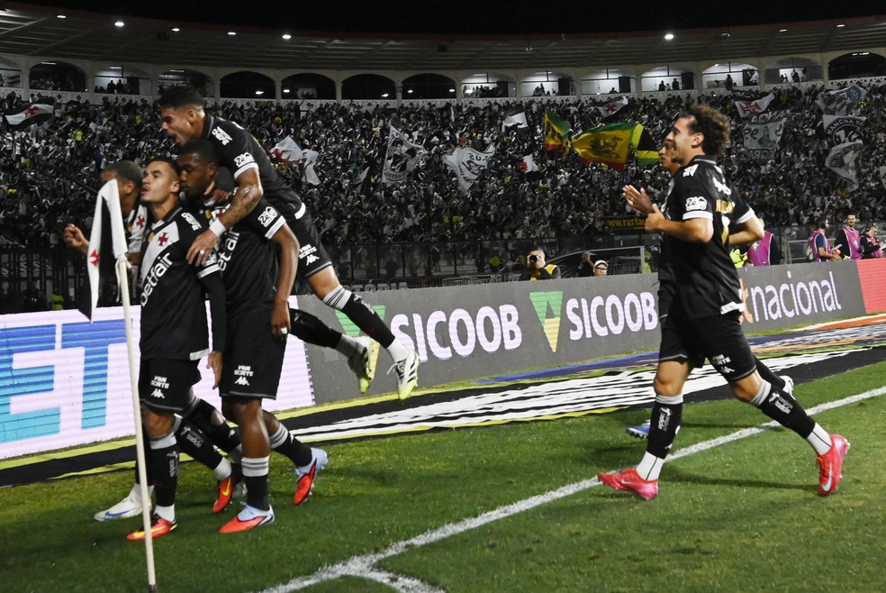 Vasco segue perigosa sina e se mantém perto do Z4