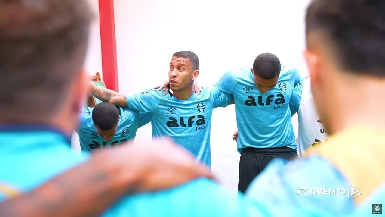 Bastidores: zagueiro do Grêmio chora de novo, mas de alegria