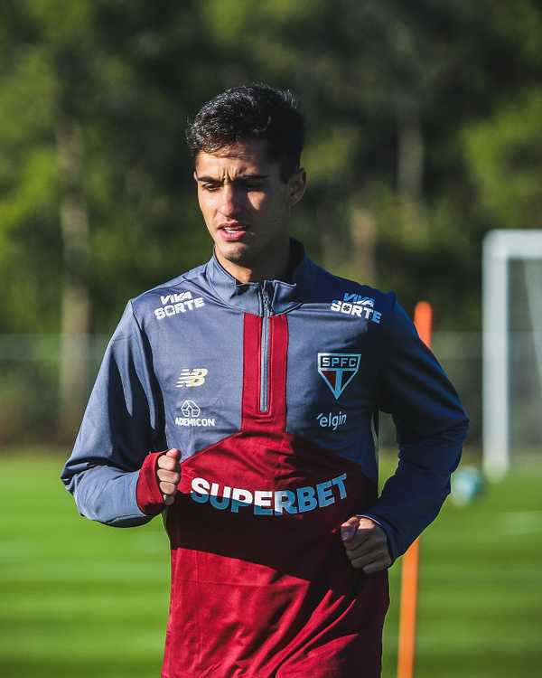 São Paulo confia no amadurecimento de joia com Oscar em campo