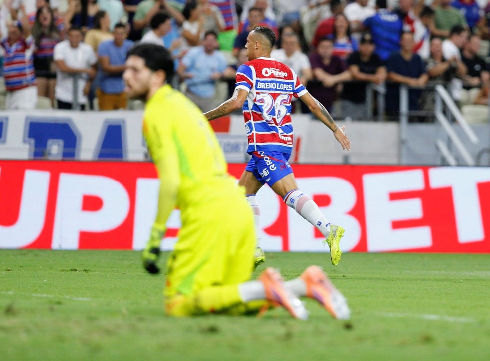 Flamengo perdeu para o vice-lanterna Fortaleza  Foto: Kid Jnior/SVM