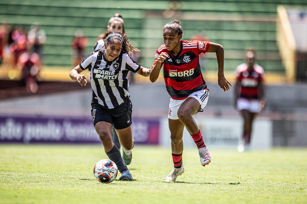 Botafogo e Flamengo fizeram uma grande final de Copinha Feminina — Foto: Rebeca Reis e Jhony Inácio/Ag. Paulistão