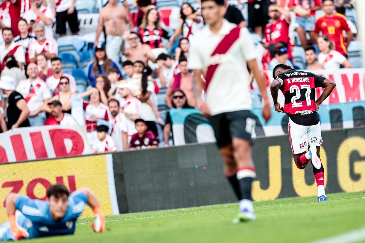 Análise: Flamengo tem defesa frágil, mas vê Lino bem no primeiro teste da intertemporada