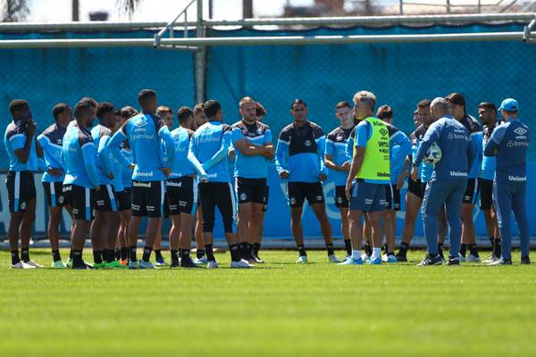 Grêmio blinda vestiário e dá resposta imediata após pacto para alcançar meta na temporada