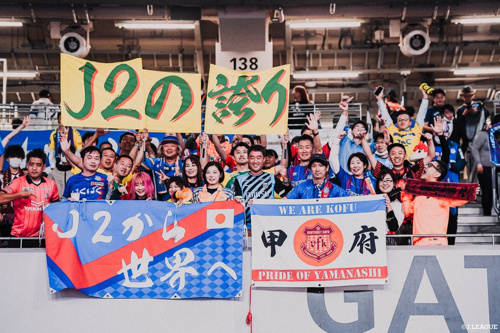 CHAMPIONS LEAGUE DE YOKOHAMA – Giratina V-astro reina sobre 3200 jogadores  no Japão