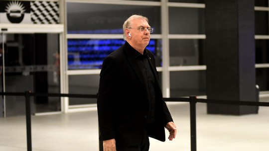 INACREDITÁVEL! Corinthians chega a mais de um mês de transfer-ban