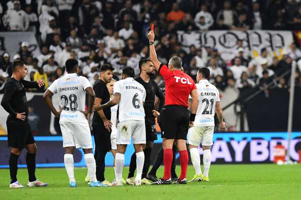 Corinthians x Grêmio: lance da expulsão de Raniele e situação de Villasanti.