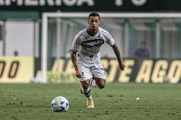 De volta ao Mineirão agora pelo Fluminense, Guga ganha nova