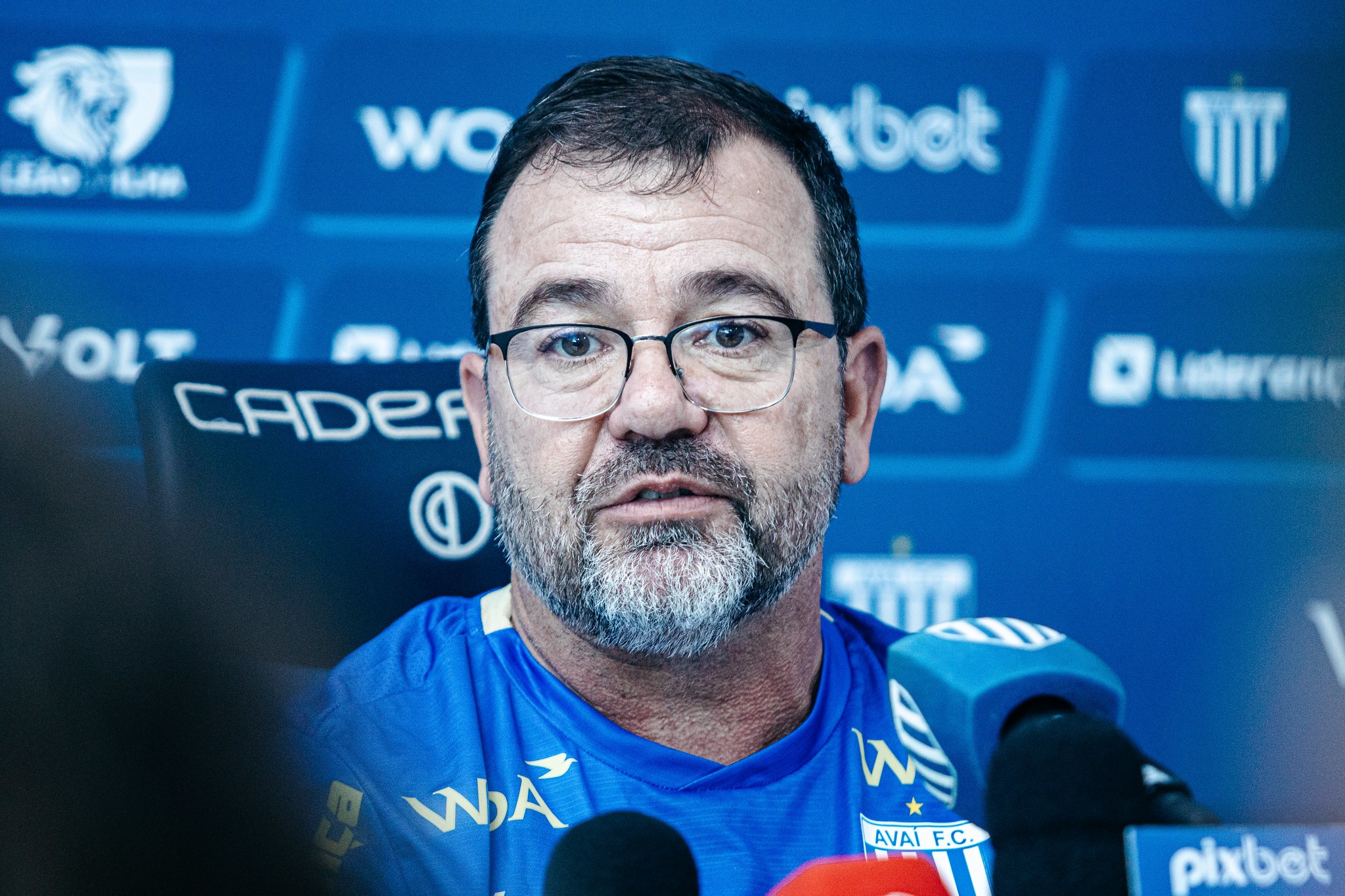 Presidente do América-MG anuncia contratação de Enderson Moreira