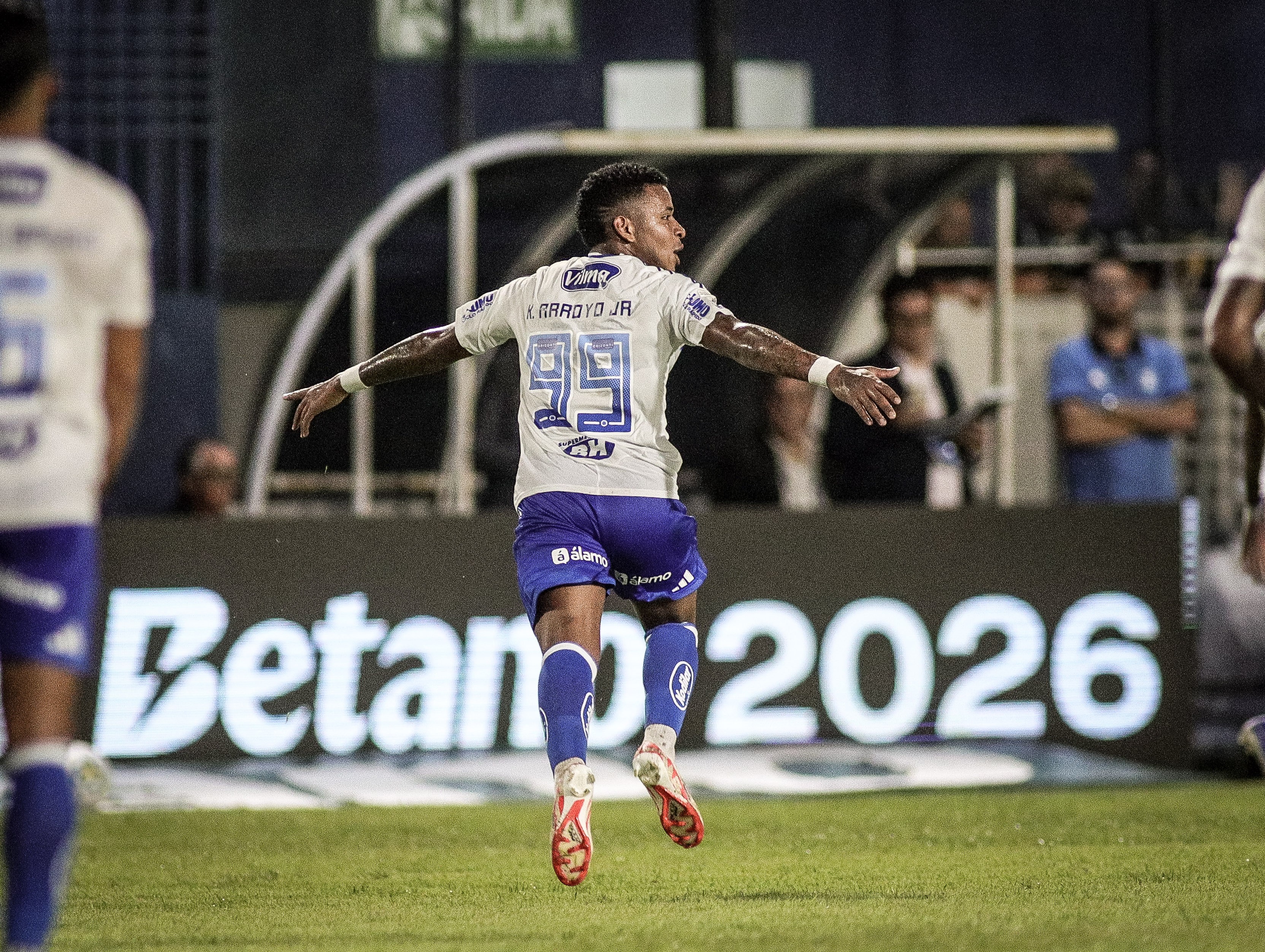 Vitória do Cruzeiro sobre o Remo: Adaptação estratégica e impulso no Brasileiro