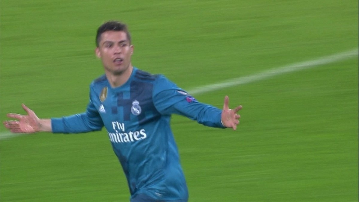 O golaço de bicicleta que o Cristiano Ronaldo acertou pulando a 2,10m de  altura entrou pra história! ⚽🏆 Juventus e Real Madrid se enfrentavam no, By Elby Sports