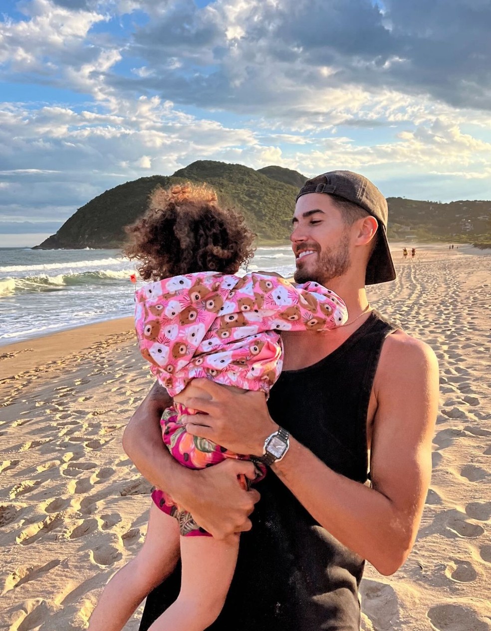 Pedro Raul curte férias no litoral