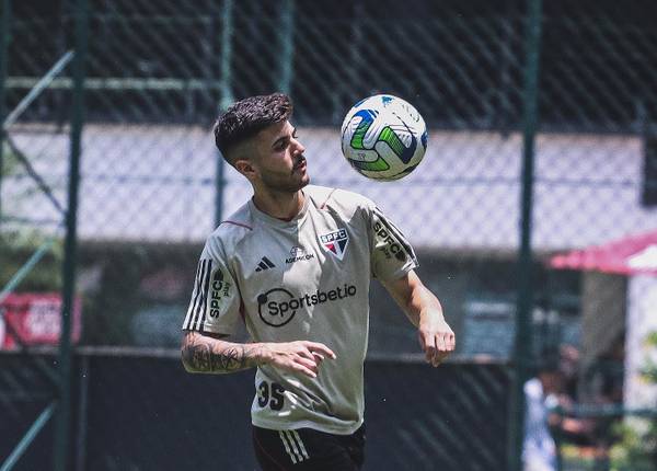 Clube inglês mostra interesse em Beraldo, do São Paulo, e estuda proposta recorde