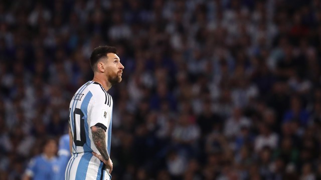 Messi observa: Argentina não perdia desde a Copa do Mundo