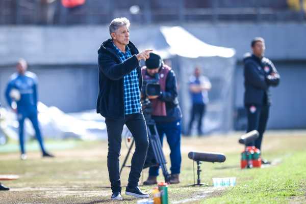 Renato elogia jogadores do Grêmio e destaca vitória que traz confiança.