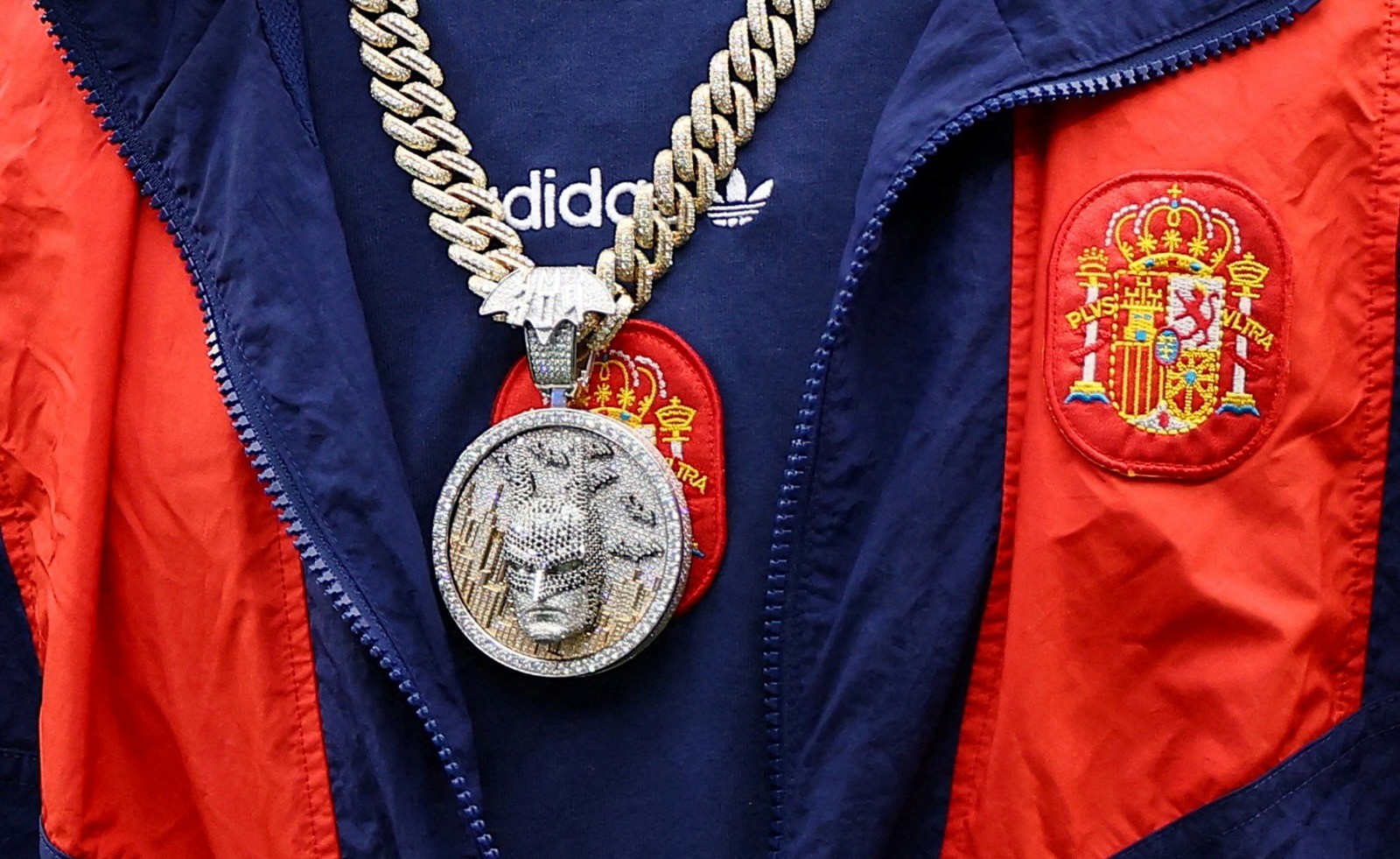 Meias rasgadas, joias milionárias e chuteiras rosas: os detalhes curiosos dos craques na Copa