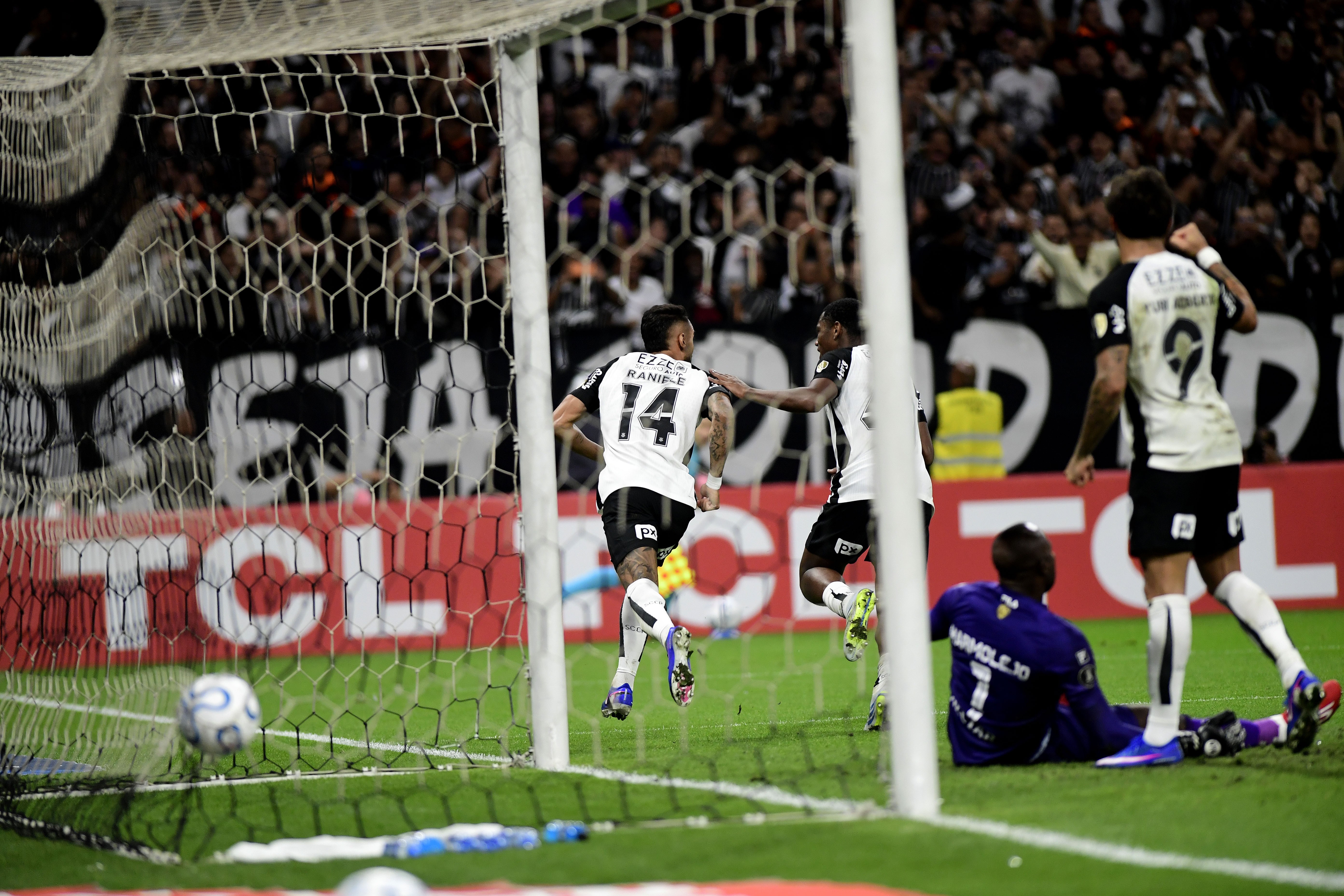 Rodrigo Coutinho: bola parada resolve, mas digitais de Diniz aparecem com maior frequência