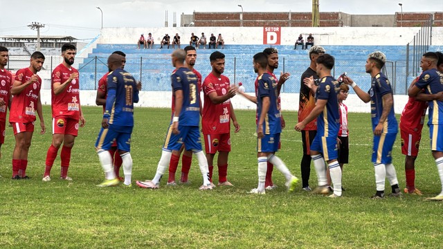 Pombal e Esporte de Patos antes do in�cio da partida
