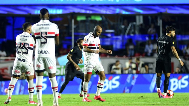 Lucas comemora gol do S&atilde;o Paulo contra o Corinthians