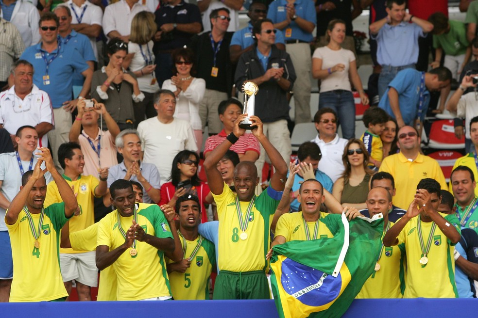 Primeiro Mundial de Futebol de Areia Raiz começa na próxima terça (8) -  Folha PE