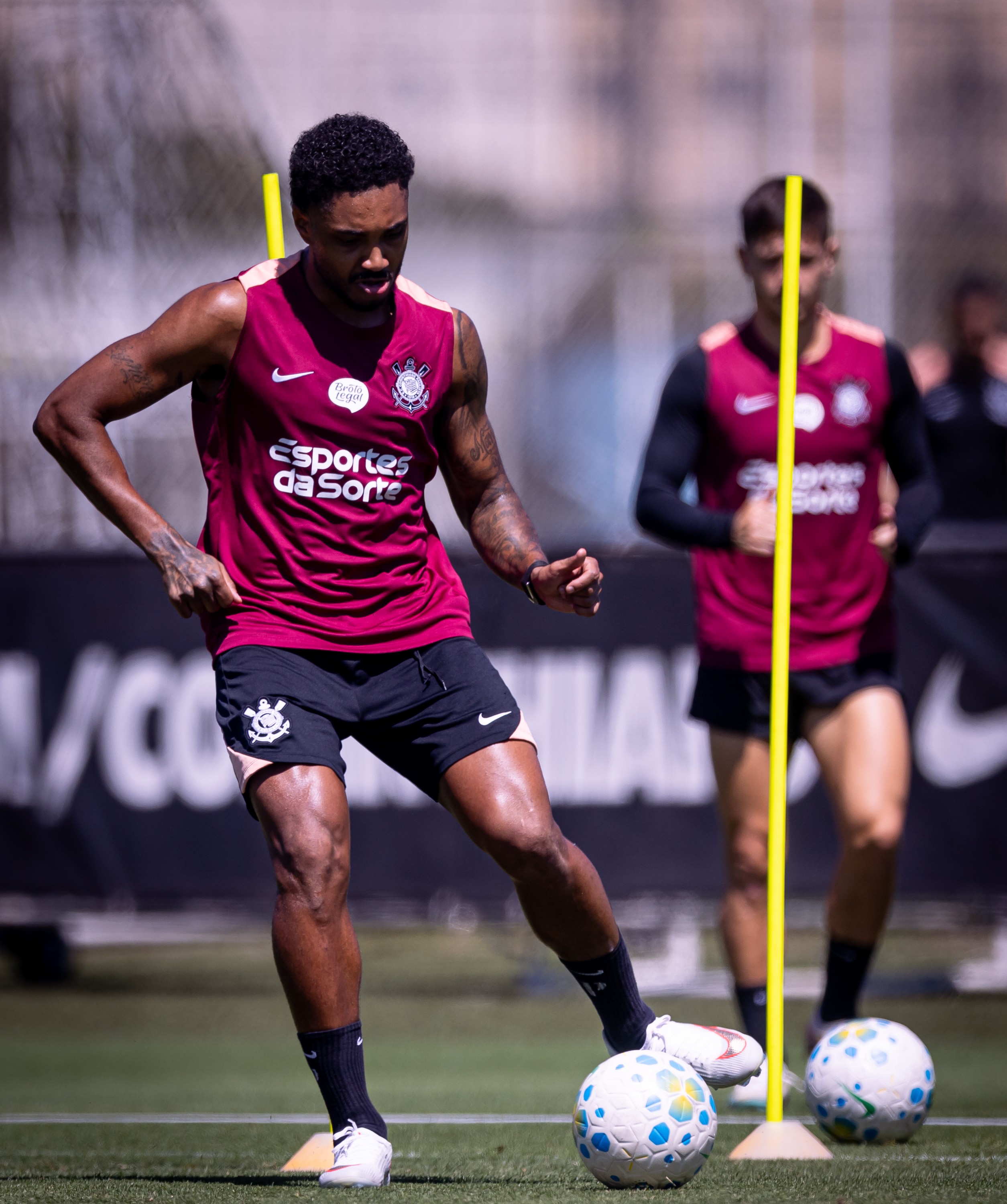 Treino do Corinthians: André ainda trabalha com restrições, e Vitinho participa de toda a atividade
