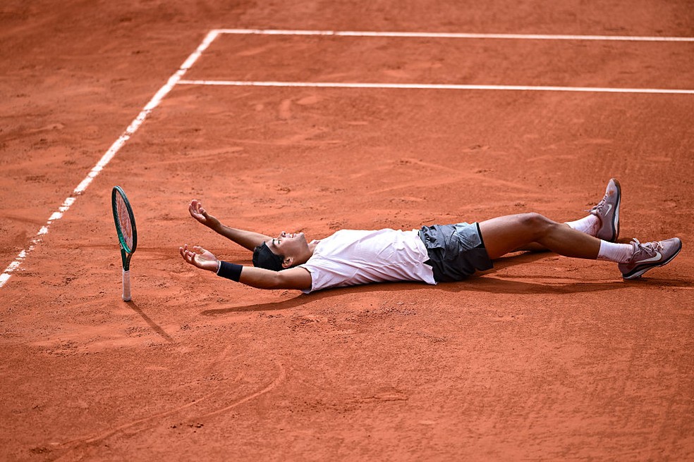 Guto Miguel celebra título de Roland Garros — Foto: Daniel Kopatsch/Getty Images