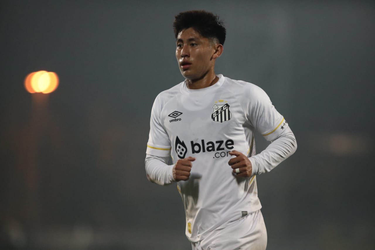 América-MG anuncia contratação do atacante Miguelito