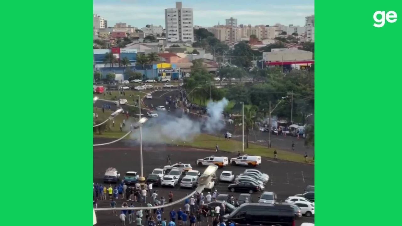 FEIO! Brigas antes do jogo entre Cruzeiro e Vasco são registradas em Uberlândia