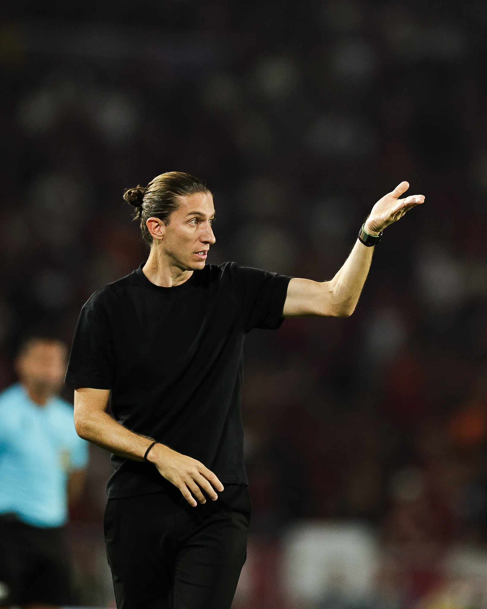 Filipe Luís reage com emoção ao título do Flamengo: bastidores revelam sentimentos intensos após conquista do Brasileirão