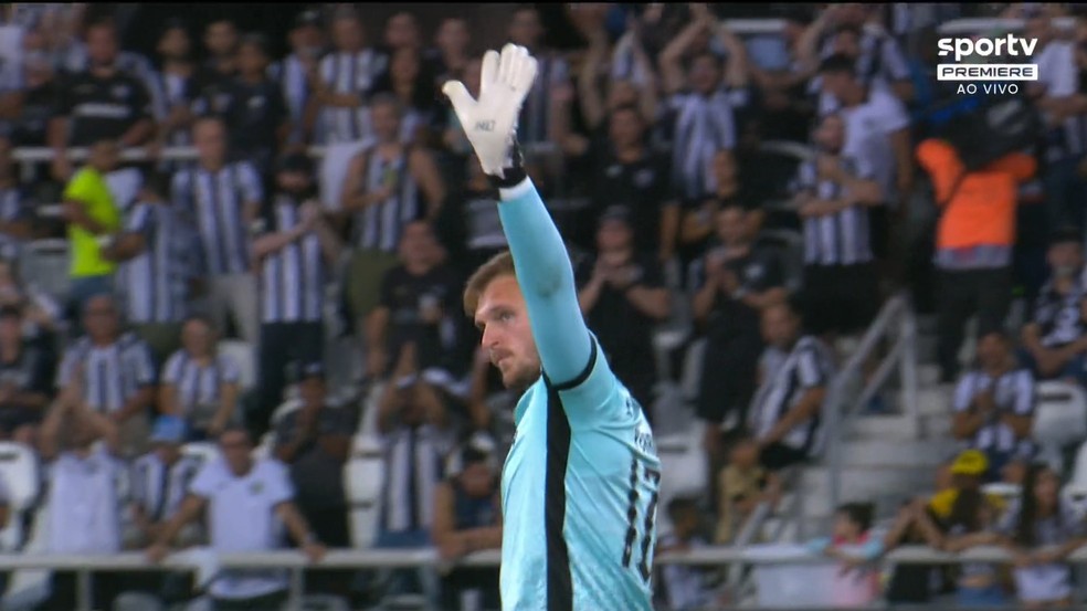 Lucas Perri, do Botafogo, pede desculpas aos torcedores por falha contra o Internacional — Foto: Reprodução