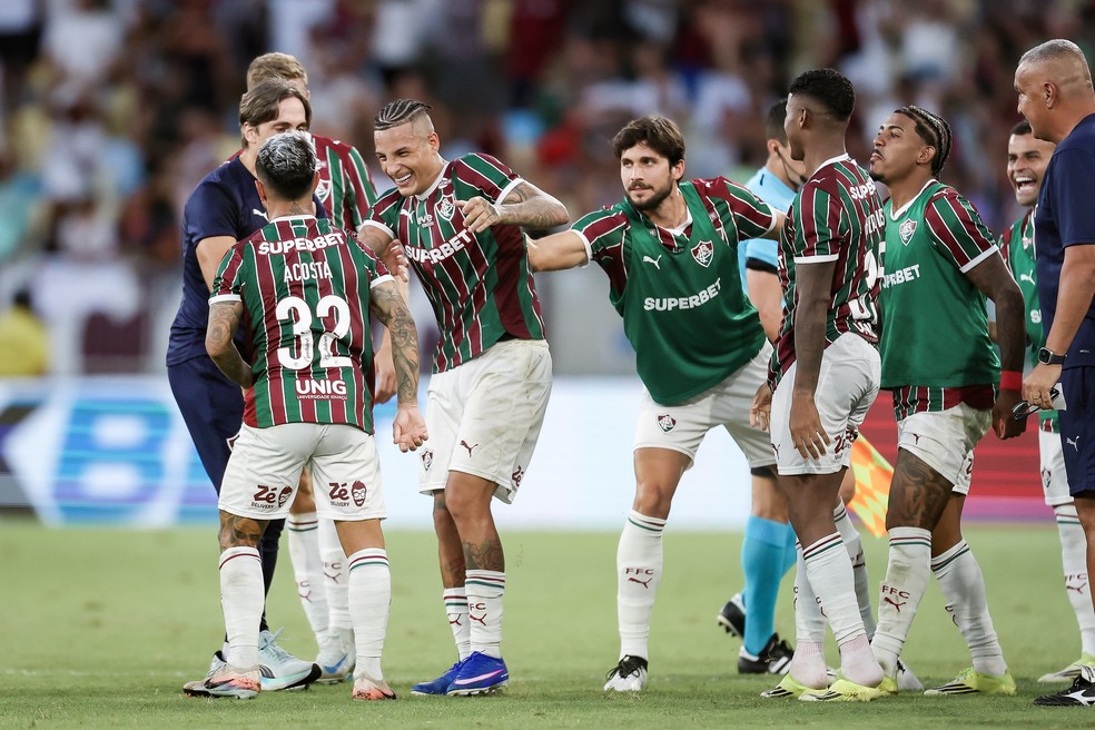 SavaLucho brilha no Maracanã e garante vitória suada do Fluminense sobre o Athletico-PR