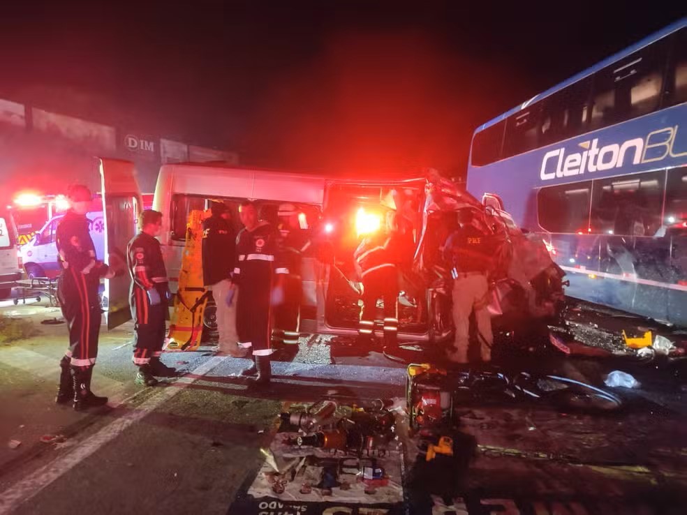 Acidente acabou com a morte de três torcedores do Corinthians — Foto: Divulgação/Corpo de Bombeiros do Espírito Santo