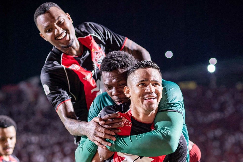 Erick encerrou jejum de sete jogos sem marcar com golaço parecido com o que marcou contra o Flamengo na última fase da Copa do Brasil — Foto: Jhony Pinho/AGIF