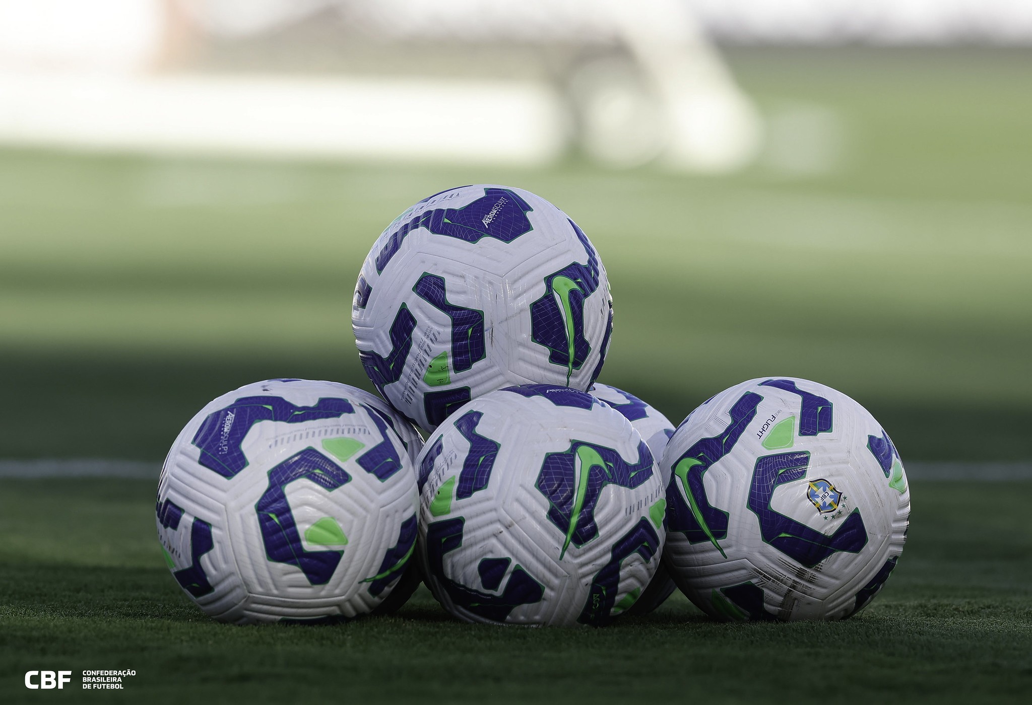 Metade dos clubes das Séries A e B relataram salários atrasados até junho; veja a lista