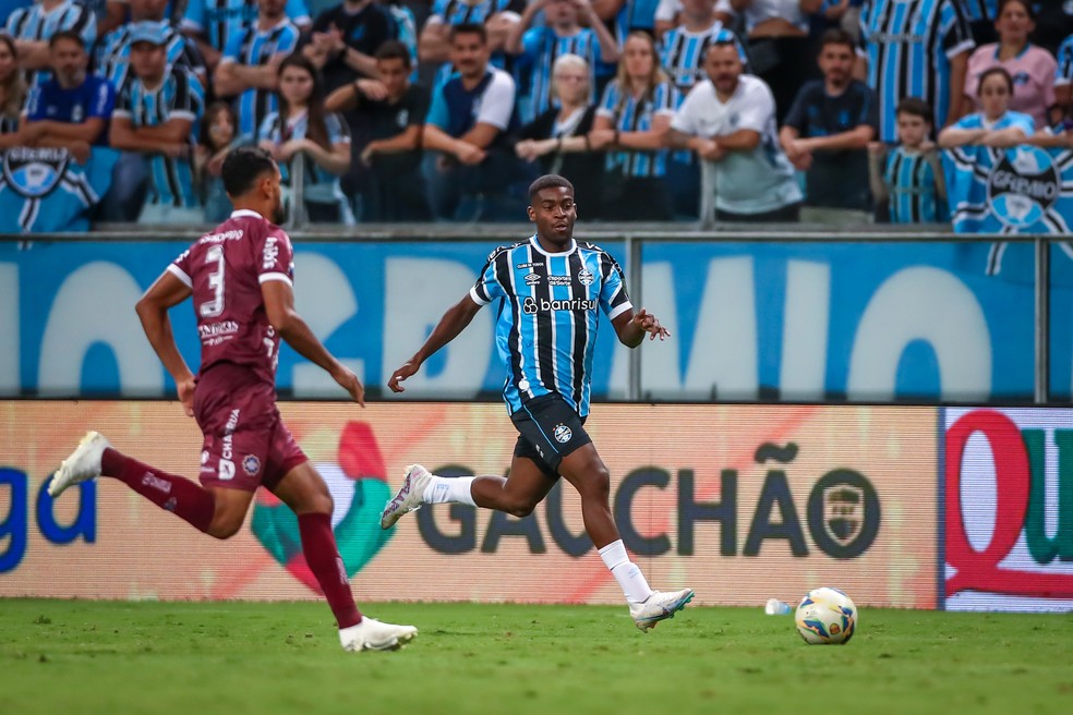Wesley Costa na vitória do Grêmio sobre o Caxias, por 3 a 2 — Foto: Lucas Uebel/Grêmio FBPA
