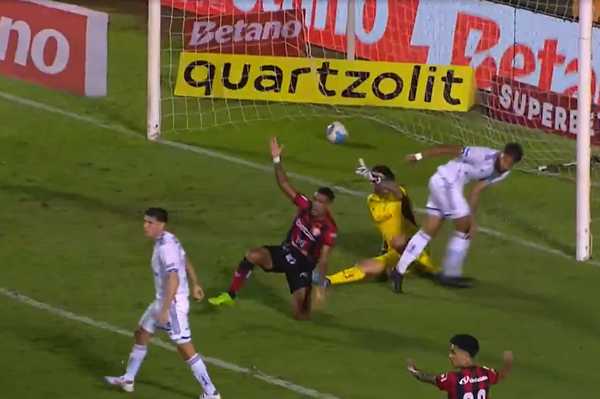 Gol de Vitória anulado por pênalti em partida contra o Cruzeiro; assista
