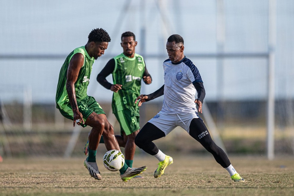 Ciel em ação pelo CSA — Foto: Allan Max/CSA